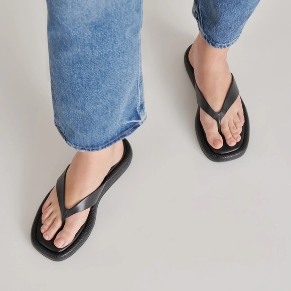 Black Flip Flop Sandals - Picture 1 of 6